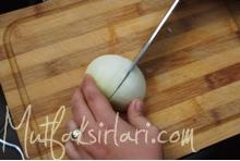 onion_peeling_slicing_techniques06